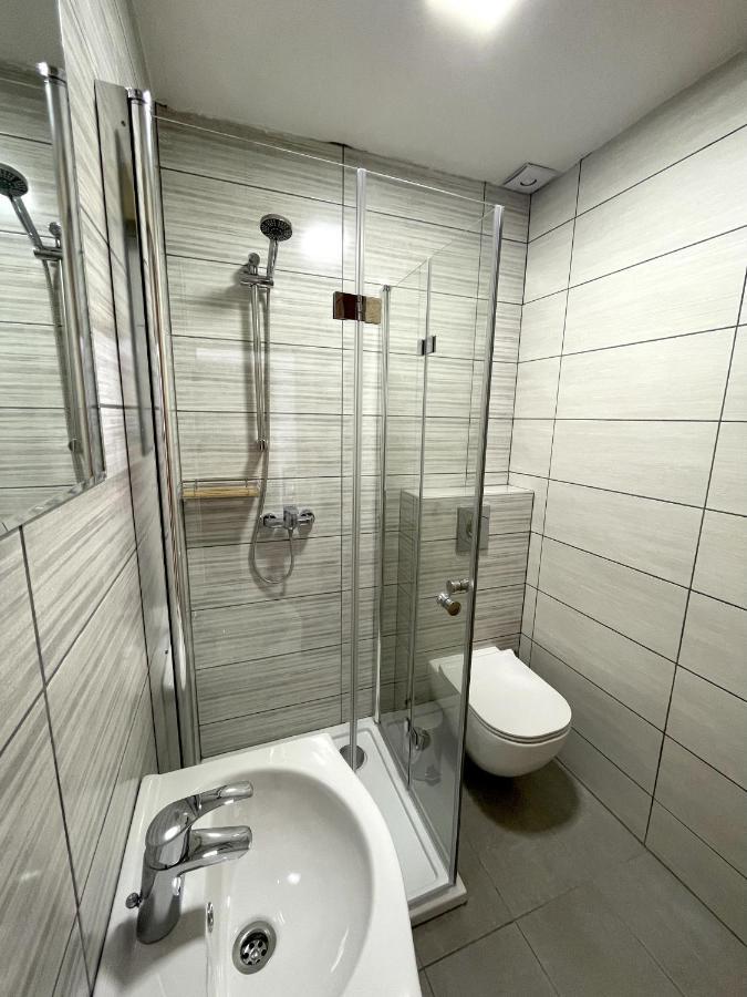 Apartments And Rooms Pri Baslju ツェルクノ エクステリア 写真